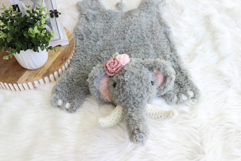 crochet elephant with crochet roses