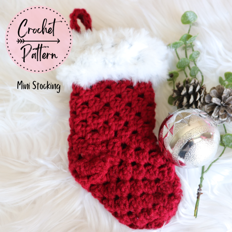 How to crochet Christmas stockings- FREE mini stocking pattern & tutorial