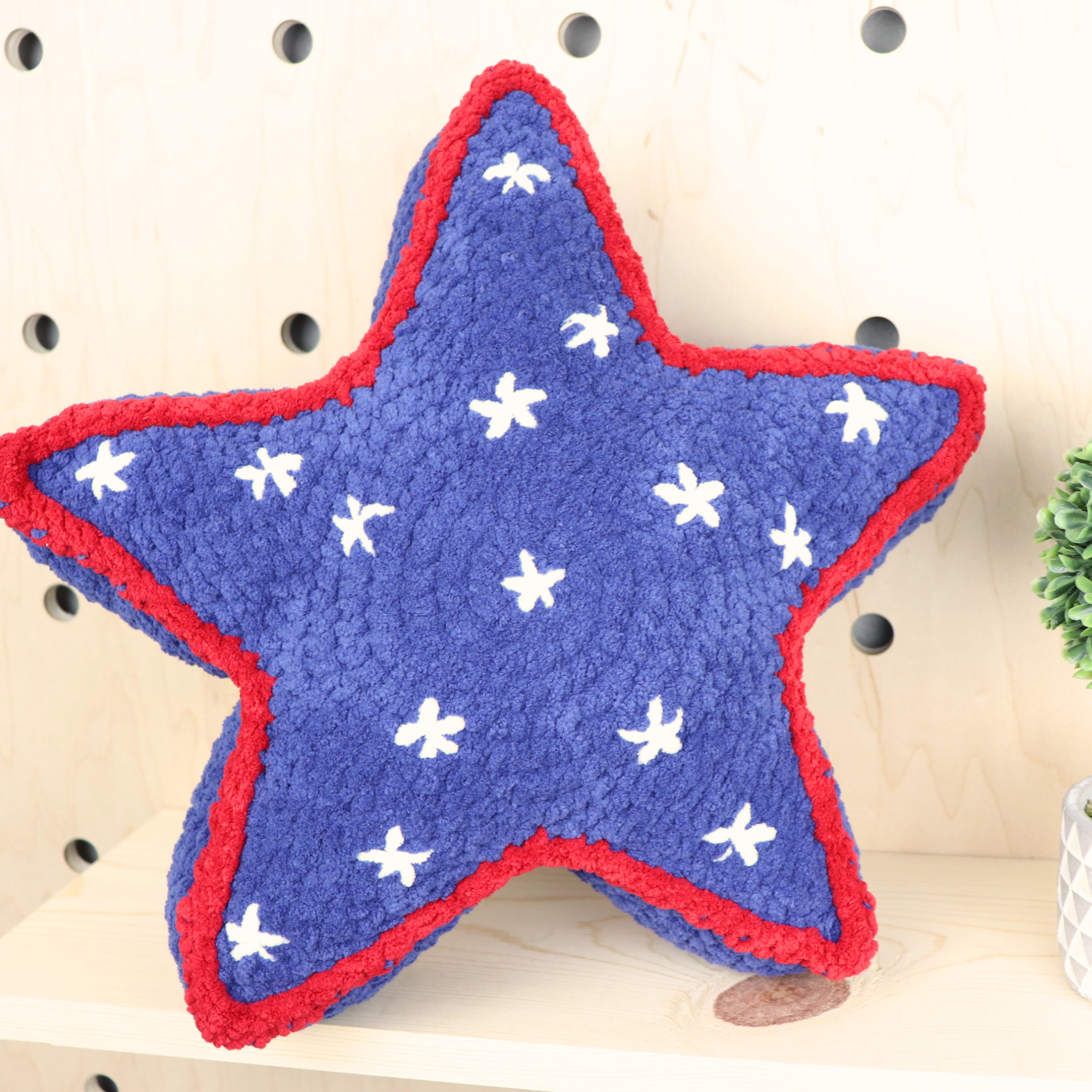 Crochet 4th of July Star Pillow FREE Pattern